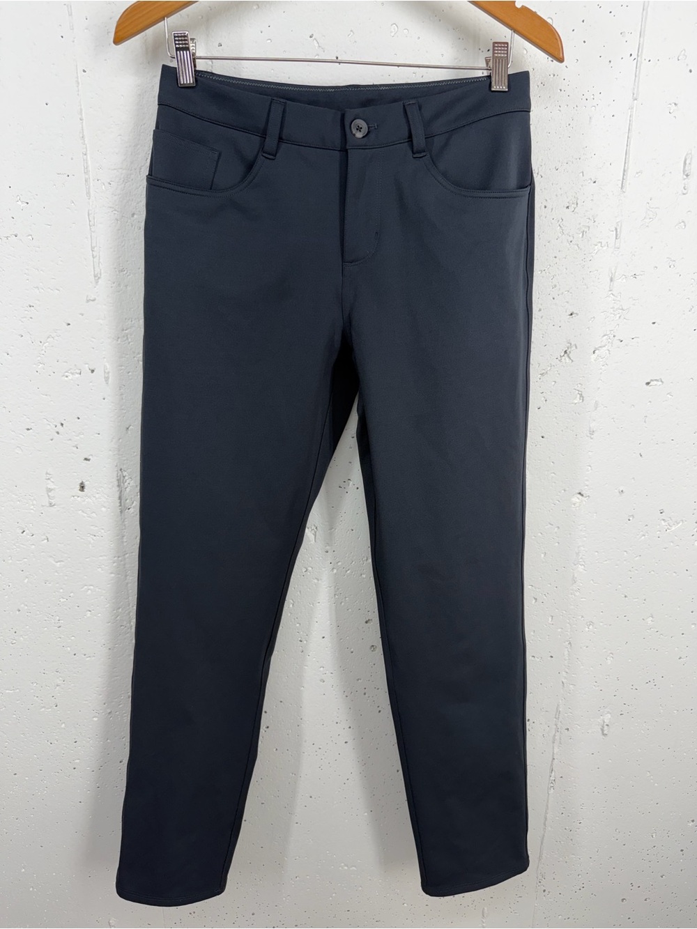 Vuori Men’s Size 28 x 31.5 Dark Grey Meta 5 Pocket Stretch Pants